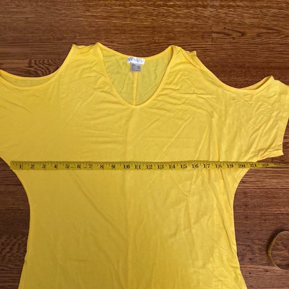 NWOT Venus Small Yellow Cold Shoulder Short Sleeve Top - Picture 5 of 6